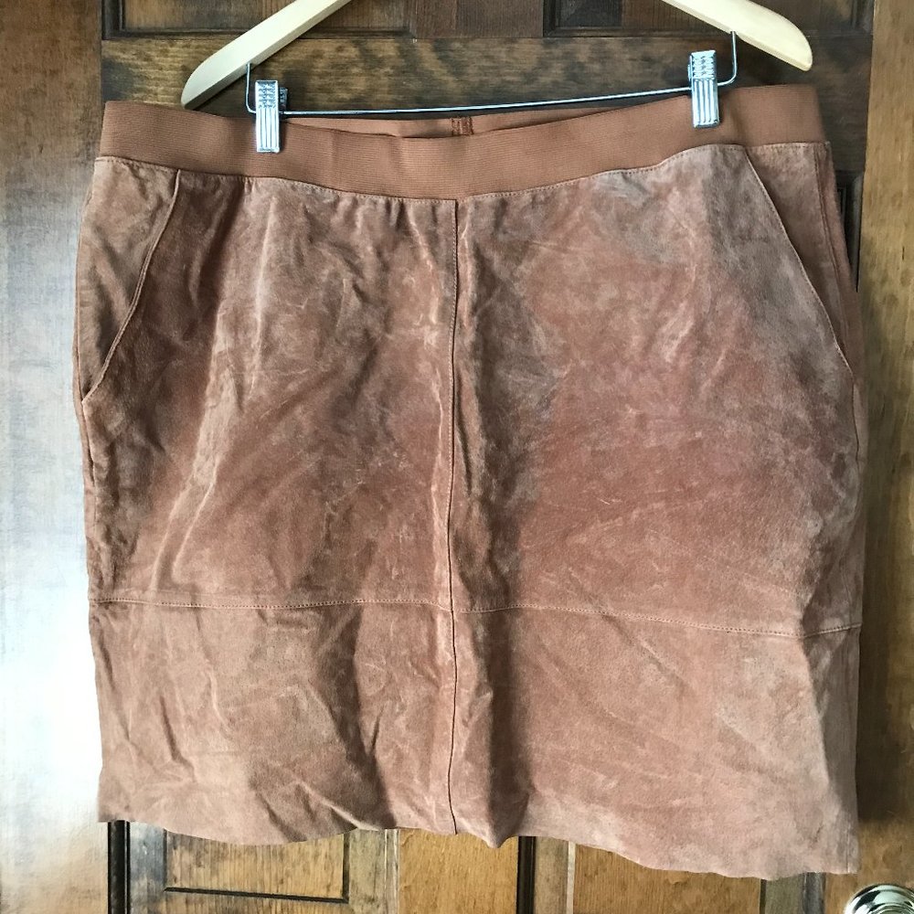 NWT Junarose Cafe Au Lait Suede Above the Knee Skirt Size 18